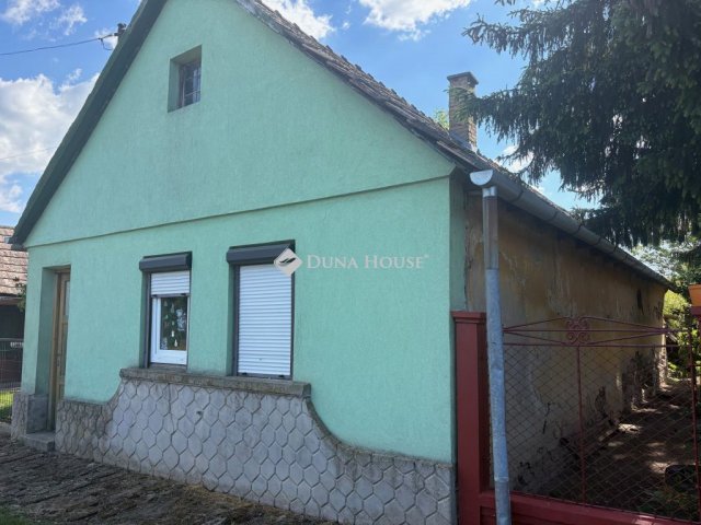 Eladó családi ház, Lajoskomáromban 15.5 M Ft, 2 szobás