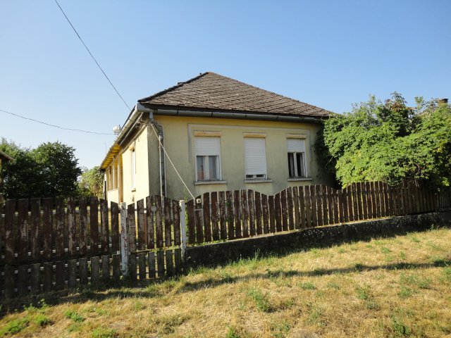 Eladó családi ház, Gávavencsellőn 10.8 M Ft, 2 szobás