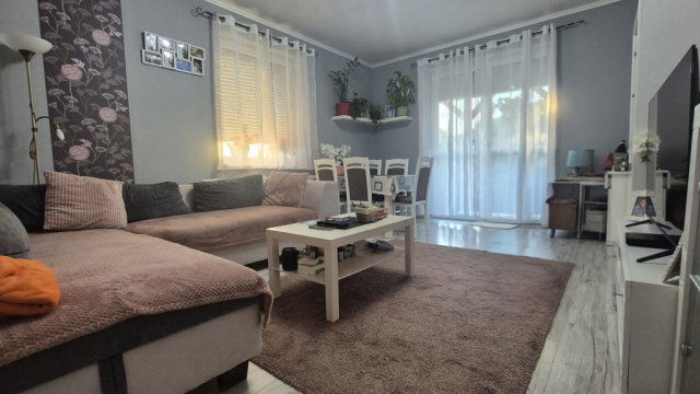 Eladó téglalakás, Gyömrőn, Mendei úton 74.9 M Ft, 2+1 szobás