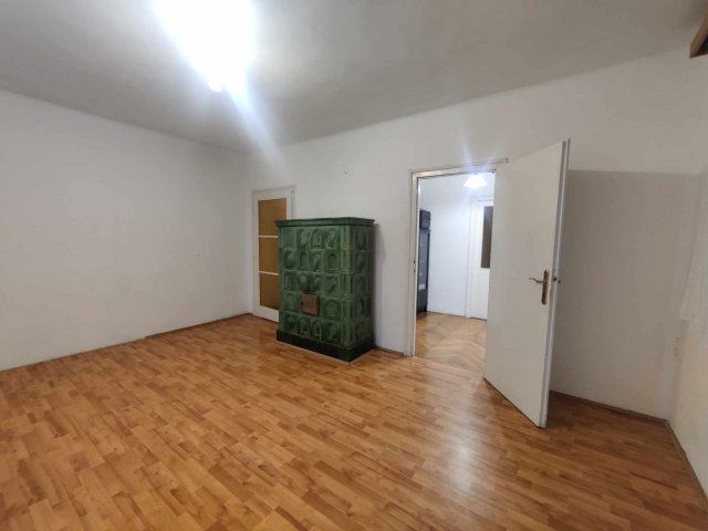 Eladó téglalakás, Esztergomban 41.99 M Ft, 2+1 szobás