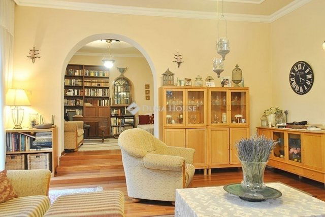 Eladó családi ház, Kecskeméten 188 M Ft, 7 szobás