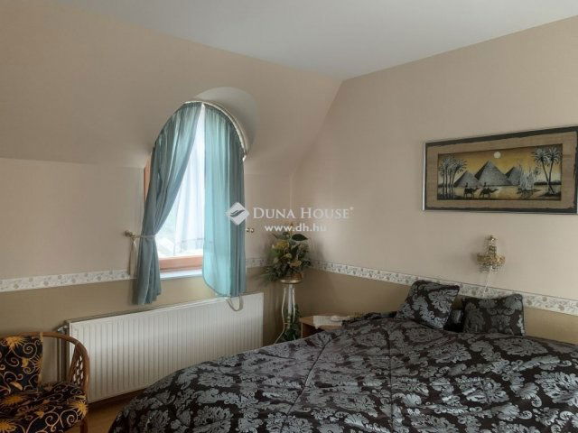 Eladó családi ház, Szekszárdon 102 M Ft, 4 szobás