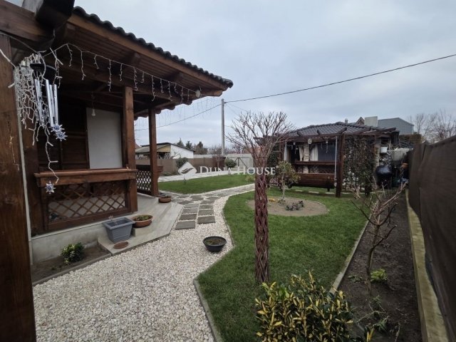 Eladó családi ház, Szigetszentmiklóson 98 M Ft, 3 szobás