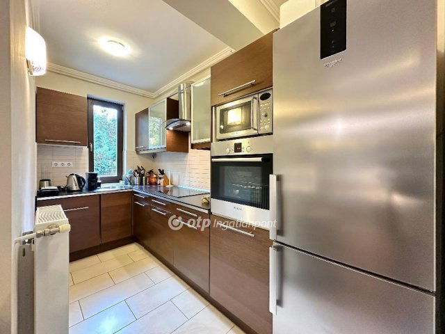 Eladó téglalakás, Budapesten, III. kerületben 132.4 M Ft