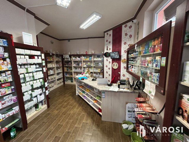 Eladó üzlethelyiség, Debrecenben 85 M Ft, 1 szobás