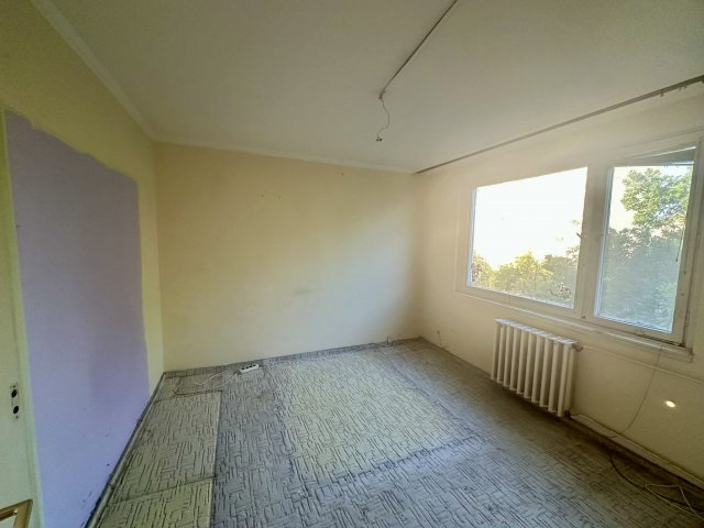 Eladó panellakás, Szegeden 42.9 M Ft, 2 szobás