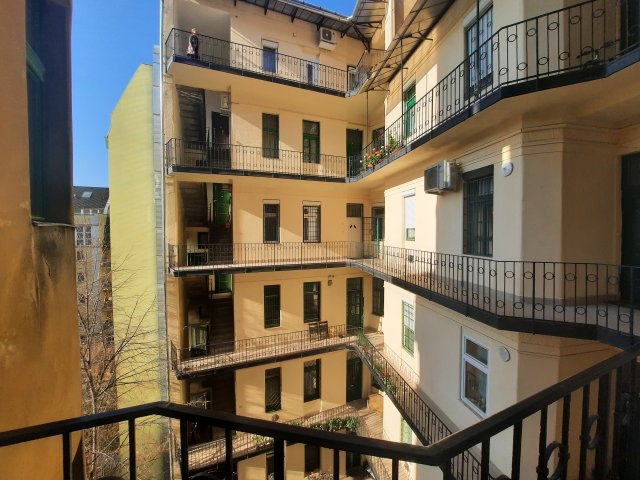 Eladó téglalakás, Budapesten, IX. kerületben, Ferenc téren