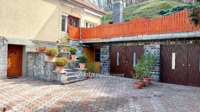 Eladó családi ház, Salgótarjánban 64.9 M Ft, 5 szobás