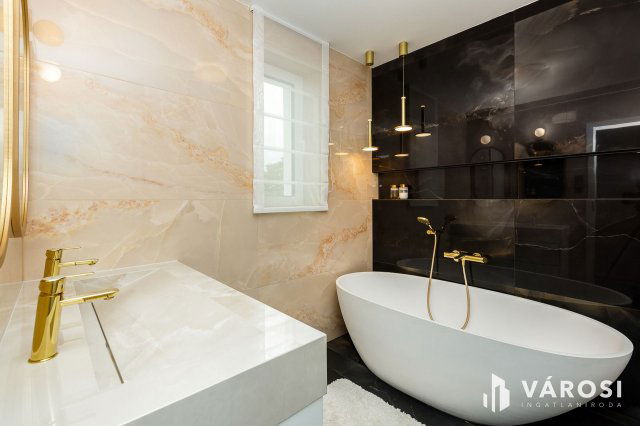 Eladó téglalakás, Debrecenben 138 M Ft, 3 szobás