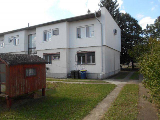 Kiadó téglalakás, albérlet, Kisvárdán 130 E Ft / hó, 3 szobás