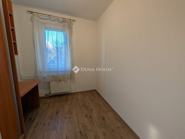 Eladó panellakás, Budapesten, III. kerületben 65 M Ft, 3 szobás