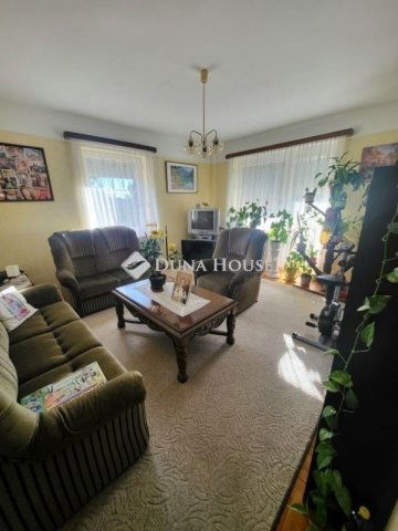 Eladó téglalakás, Kistarcsán 76 M Ft, 4 szobás