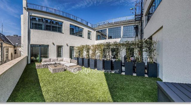 Eladó téglalakás, Budapesten, V. kerületben 647 M Ft, 6+1 szobás