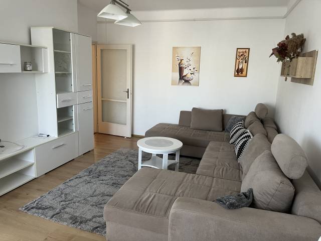 Kiadó téglalakás, albérlet, Pápán 135 E Ft / hó, 3 szobás