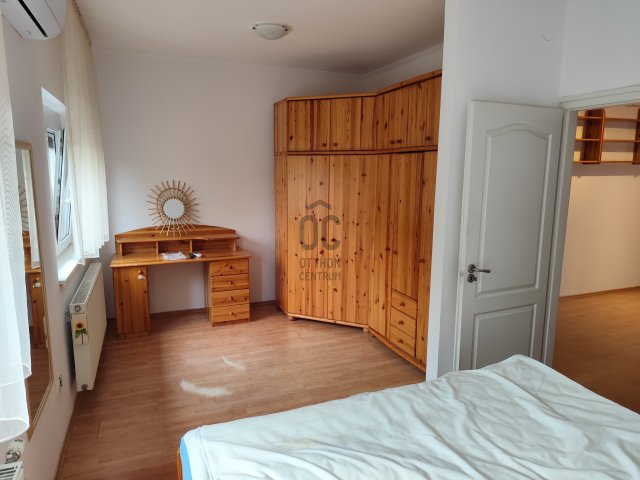 Kiadó családi ház, albérlet, Kecskeméten 300 E Ft / hó