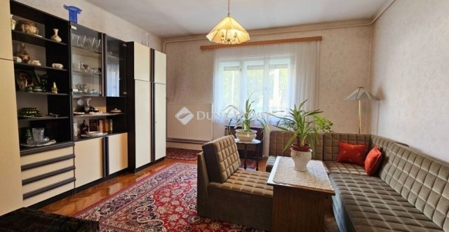 Eladó családi ház, Bogádon 64.99 M Ft, 4 szobás