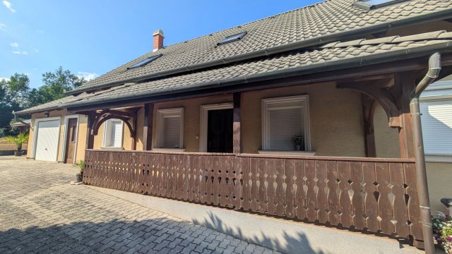 Eladó családi ház, Balatonkenesén 149.9 M Ft, 4 szobás