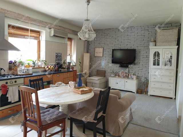 Eladó családi ház, Szolnokon 37.99 M Ft, 2 szobás