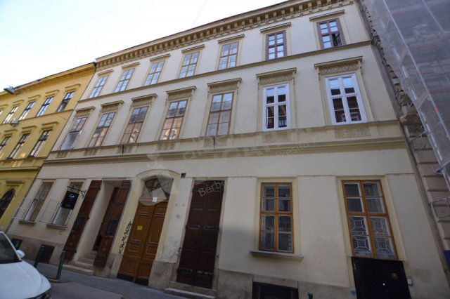 Kiadó téglalakás, albérlet, Budapesten, VII. kerületben