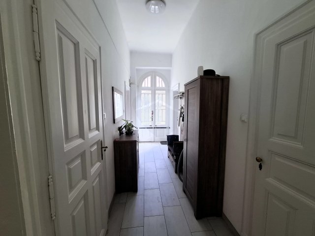 Eladó téglalakás, Budapesten, VIII. kerületben 100 M Ft