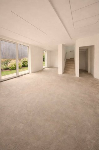 Eladó téglalakás, Nyergesújfaluban 82.9 M Ft, 3 szobás