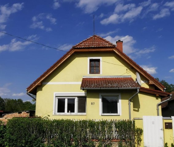 Eladó családi ház, Szakonyon 64.6 M Ft, 5 szobás