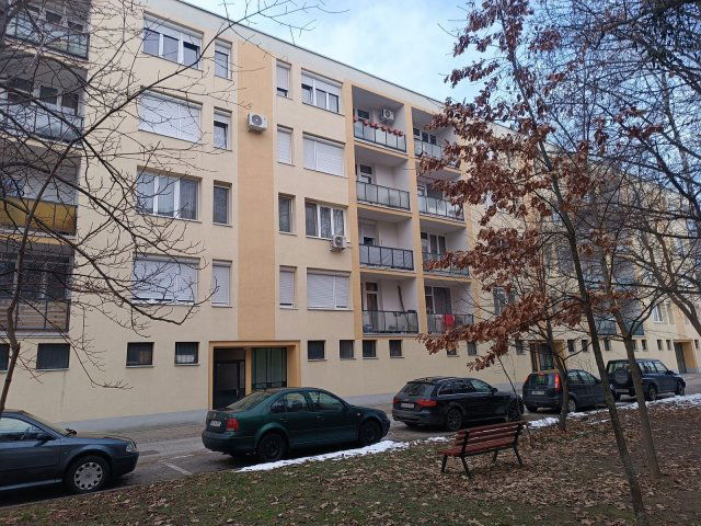 Eladó téglalakás, Ajkán, Ifjúság utcában 33.9 M Ft, 2 szobás