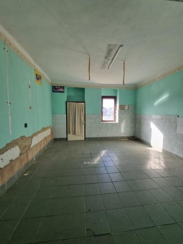 Eladó családi ház, Egyházaskeszőn 14 M Ft, 4+2 szobás