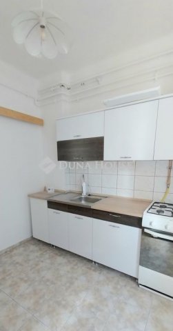 Kiadó családi ház, albérlet, Gyöngyösön 300 E Ft / hó