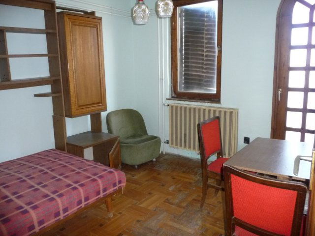 Kiadó sorház, albérlet, Nyíregyházán 300 E Ft / hó, 4 szobás