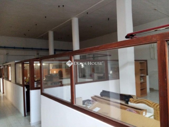 Eladó ipari ingatlan, Komádiban, Köztársaság útján 320 M Ft