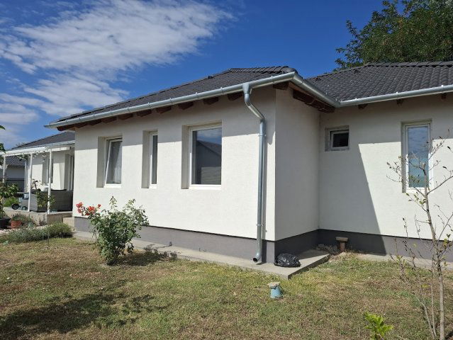 Eladó családi ház, Tökölön 115.5 M Ft, 6 szobás