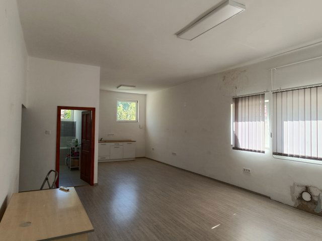 Kiadó iroda, Egerben 159 E Ft / hó, 1 szobás