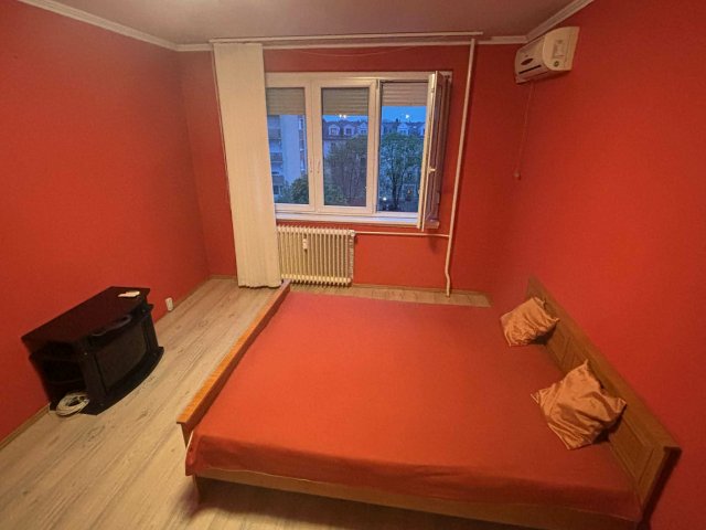 Kiadó panellakás, albérlet, Dunaújvárosban 110 E Ft / hó