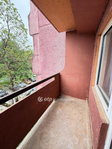 Eladó panellakás, Veszprémben 46 M Ft, 1+2 szobás