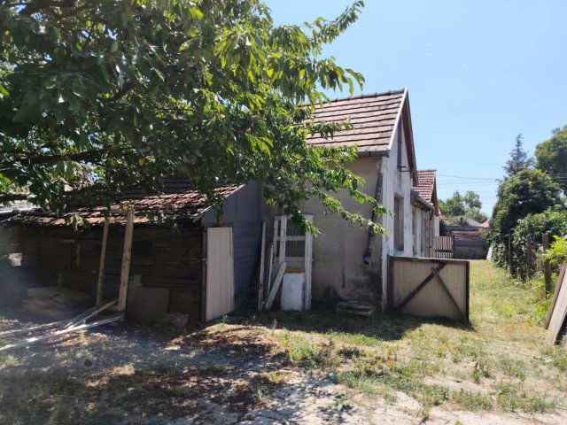 Eladó családi ház, Szekszárdon, Patak utcában 27 M Ft, 4 szobás