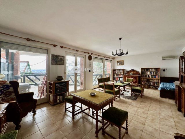 Eladó téglalakás, Pécsett 109 M Ft, 4 szobás