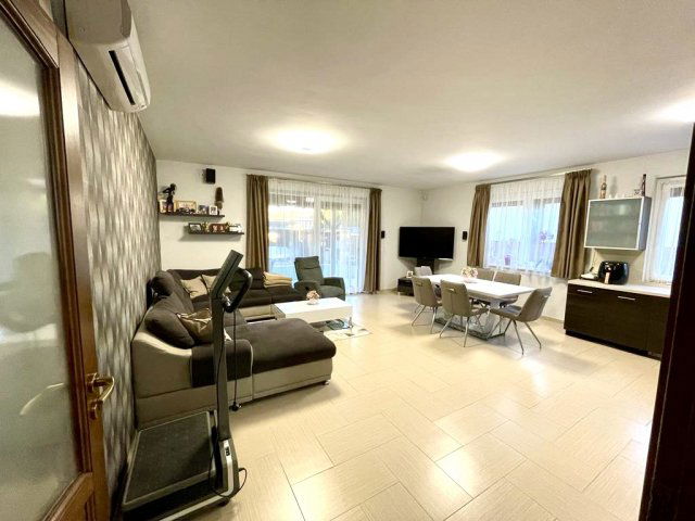 Eladó családi ház, Debrecenben 147 M Ft, 5 szobás