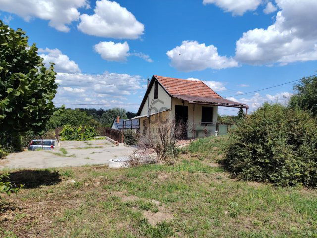 Eladó mezogazdasagi ingatlan, Szekszárdon, Bor utcában 37 M Ft