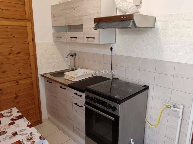 Kiadó panellakás, albérlet, Pécsett 145 E Ft / hó, 2 szobás