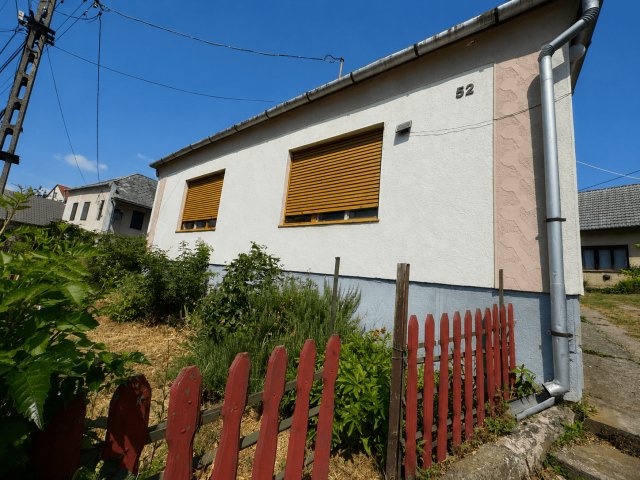 Eladó családi ház, Hosszúhetényen 44.9 M Ft, 3 szobás
