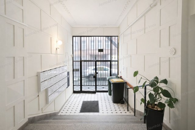 Kiadó téglalakás, albérlet, I. kerületben, Attila úton