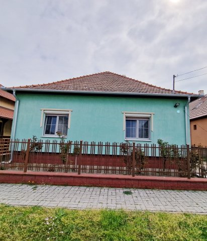 Eladó családi ház, Halásztelken 90 M Ft, 3 szobás