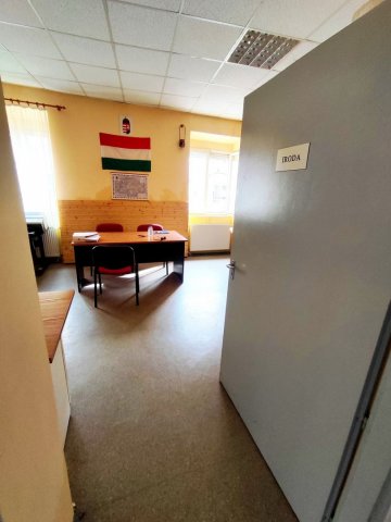 Eladó családi ház, Egerben 23.9 M Ft, 2 szobás