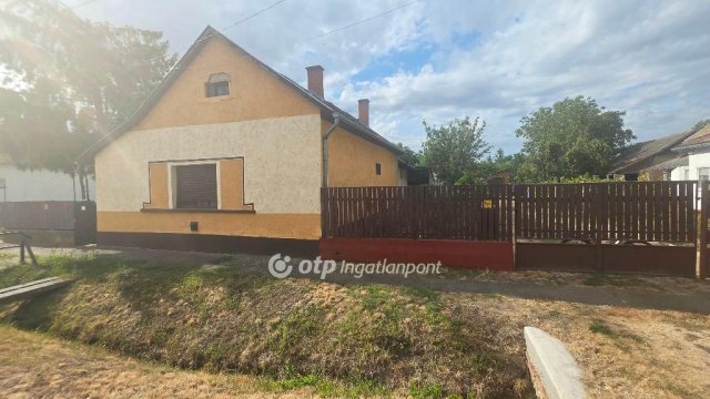 Eladó családi ház, Kabán 24.5 M Ft, 3 szobás