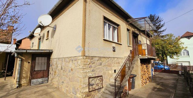 Eladó családi ház, Bogádon 64.99 M Ft, 4 szobás