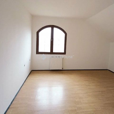 Eladó családi ház, Sándorfalván 110 M Ft, 4 szobás