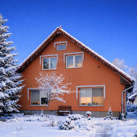 Eladó családi ház, Szentmártonkátán 53.9 M Ft, 1+2 szobás