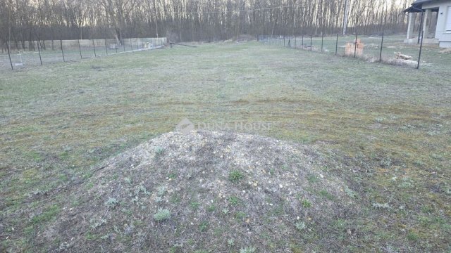 Eladó telek, Csemőn 8.5 M Ft / költözzbe.hu