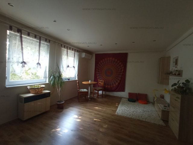 Eladó téglalakás, Budapesten, XIII. kerületben, Gyermek téren